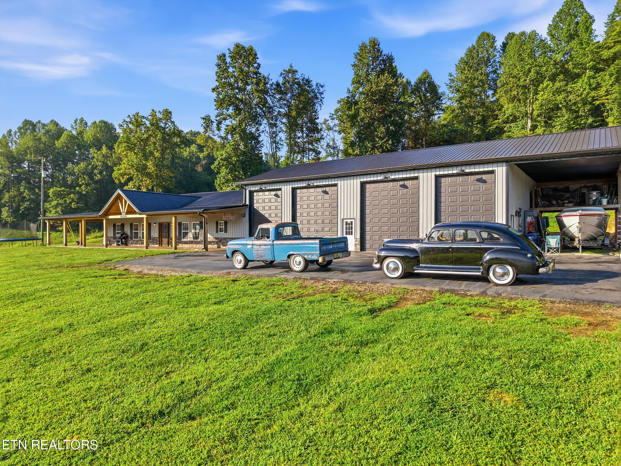 123 Raccoon Valley Rd