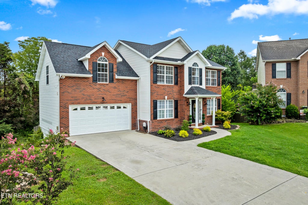 Photo of 2404 Sable Point Lane, Knoxville, TN 37924 (MLS # 1352475)
