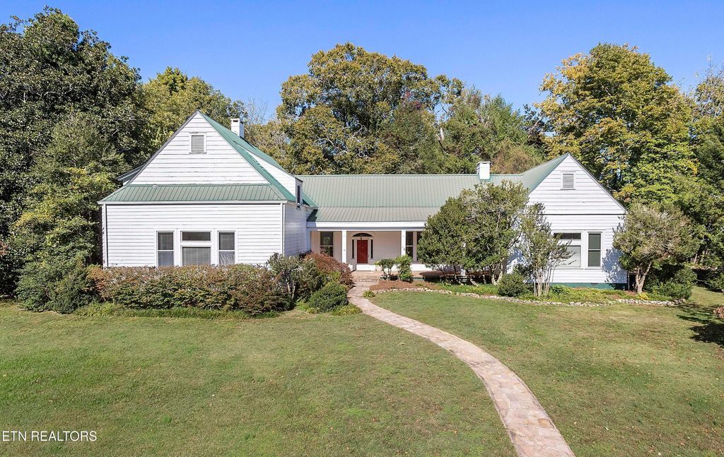 Photo of 118 Highland Ave, Athens, TN 37303 (MLS # 1319814)