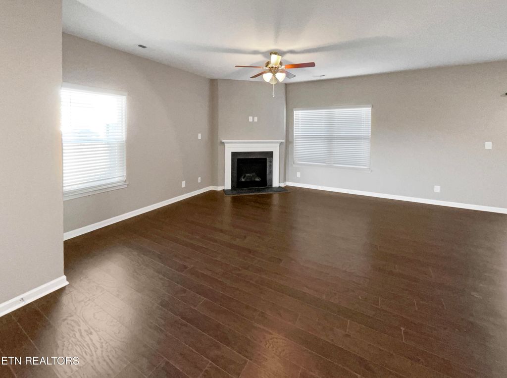 Photo of 8 Ivy Court, Clinton, TN 37716 (MLS # 1294402)