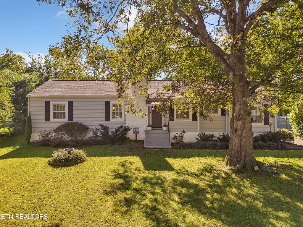 Photo of 1712 Fair Drive, Knoxville, TN 37918 (MLS # 1317373)