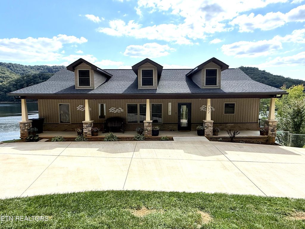 Photo of 751 Jim Town Rd, Mooresburg, TN 37811 (MLS # 1315068)