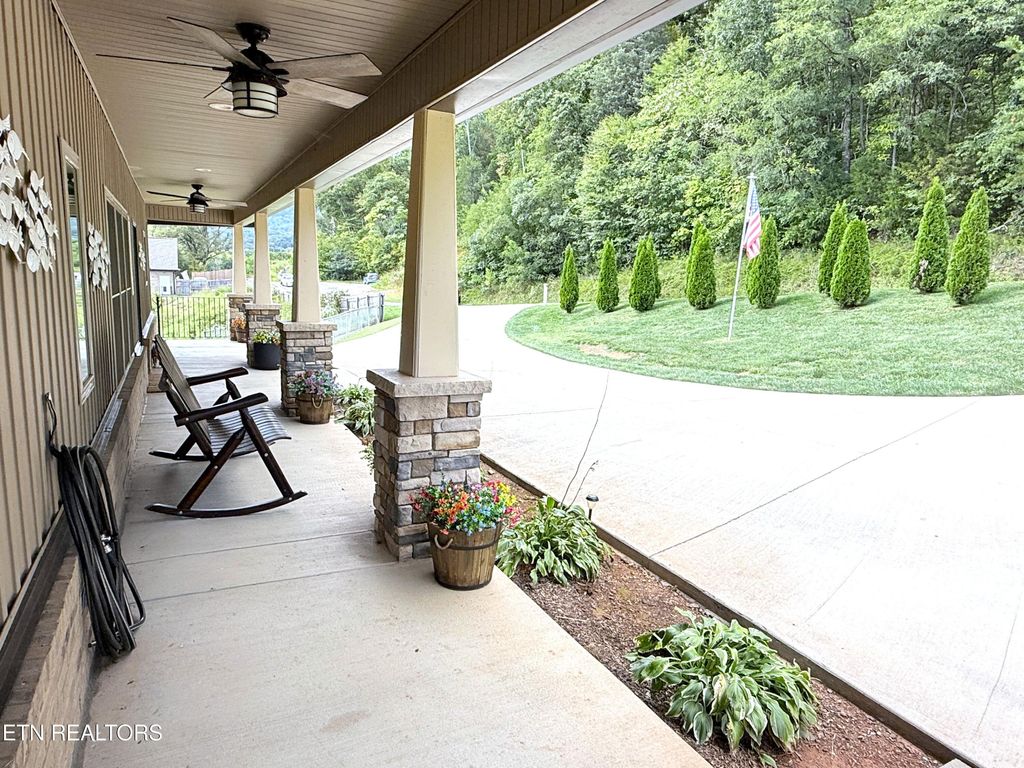 Photo of 751 Jim Town Rd, Mooresburg, TN 37811 (MLS # 1315068)