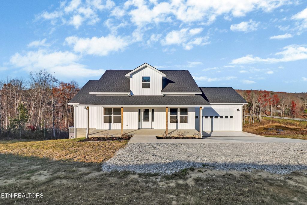 Photo of 167 Pine Creek Rd, Oneida, TN 37841 (MLS # 1309107)