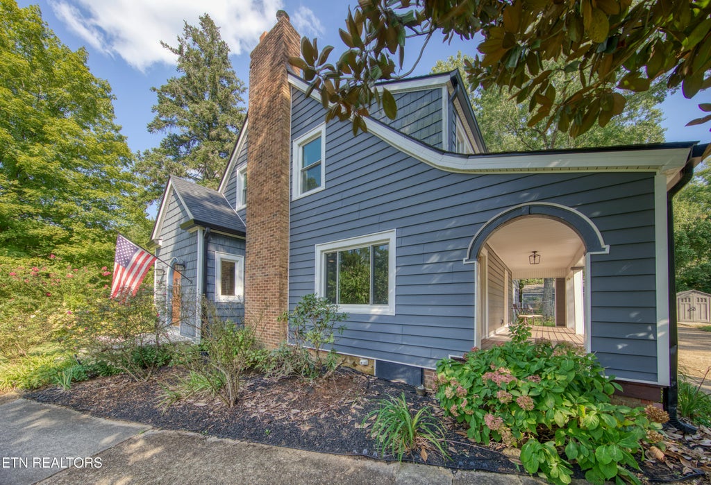 Photo of 2624 Delrose Drive, Knoxville, TN 37914 (MLS # 1354333)