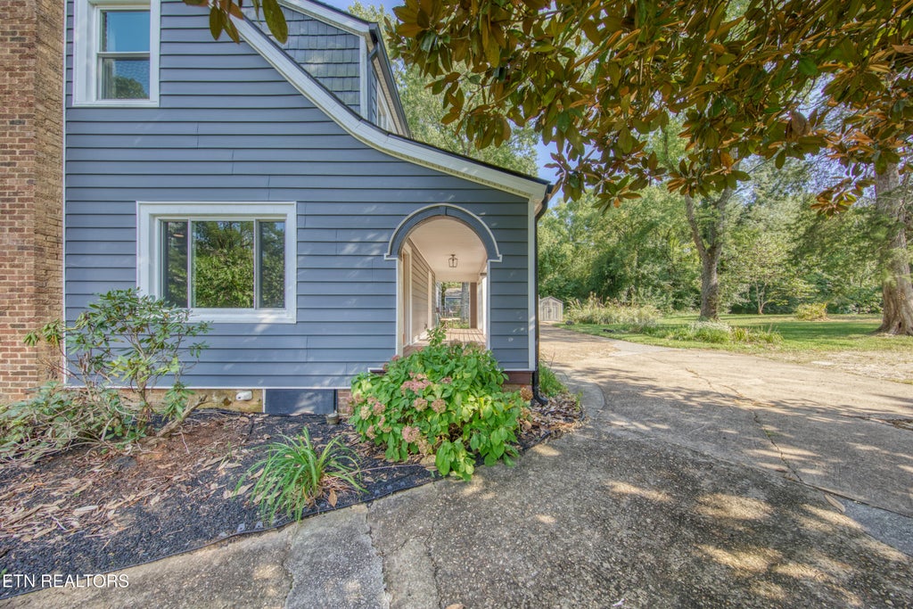 Photo of 2624 Delrose Drive, Knoxville, TN 37914 (MLS # 1354333)