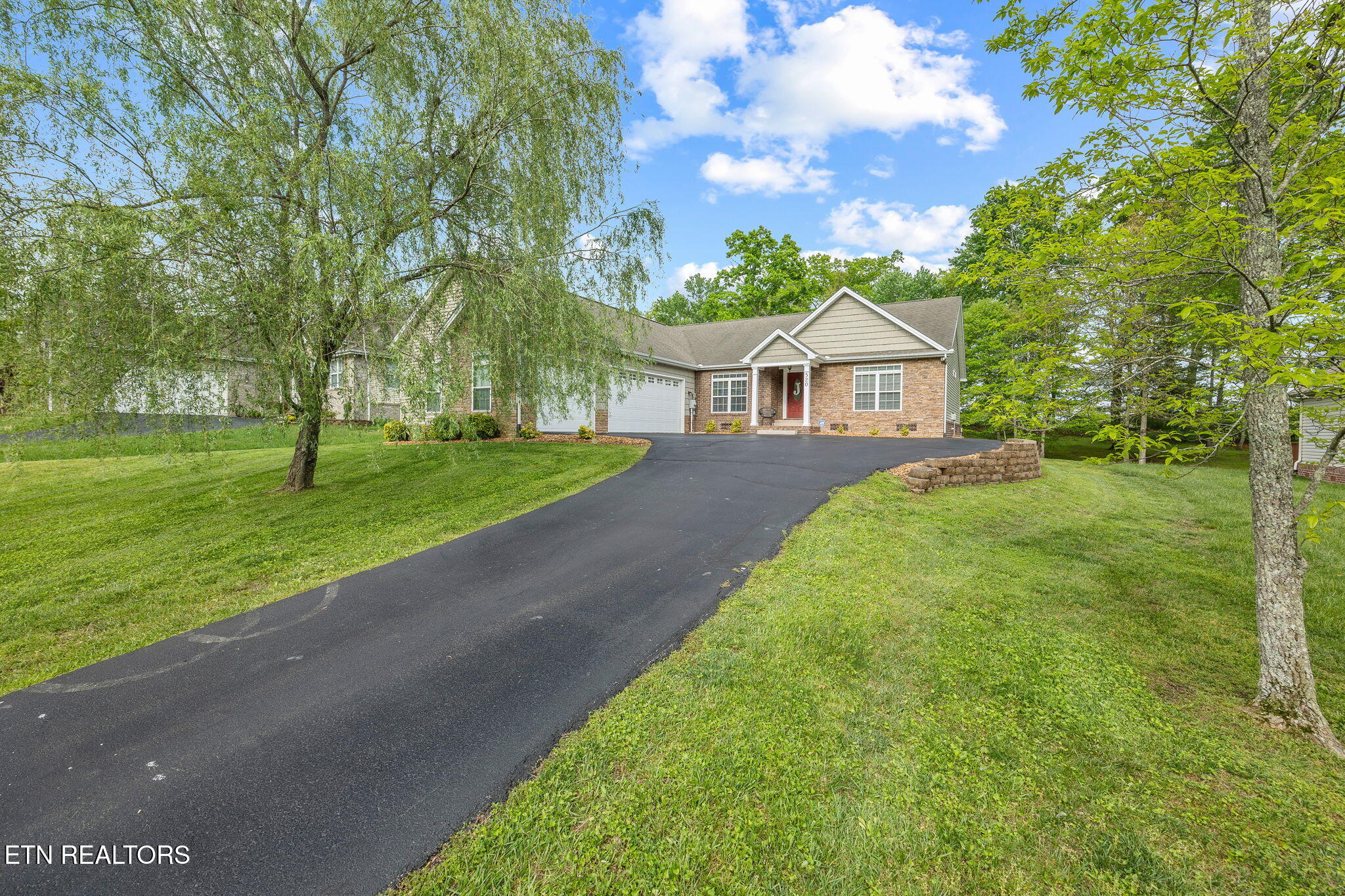 520 E Deer Creek Drive