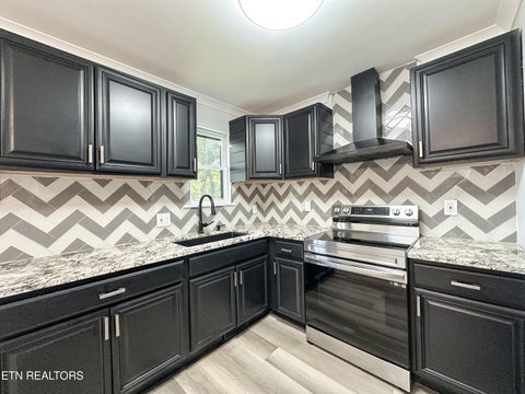 Tiny photo for 2032 Seminole Ave, Knoxville, TN 37915 (MLS # 1360073)