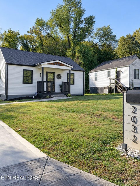 Tiny photo for 2032 Seminole Ave, Knoxville, TN 37915 (MLS # 1360073)