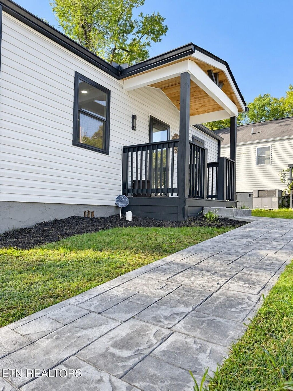 Photo of 2032 Seminole Ave, Knoxville, TN 37915 (MLS # 1360073)