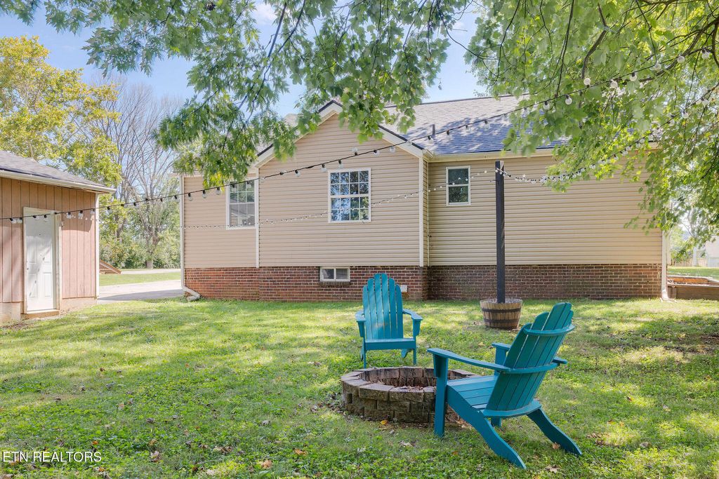 Photo of 207 N Laurel Circle, Knoxville, TN 37912 (MLS # 1335389)