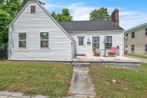Tiny photo for 929 N Roane St St, Harriman, TN 37748 (MLS # 1326408)