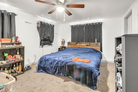 Tiny photo for 929 N Roane St St, Harriman, TN 37748 (MLS # 1326408)