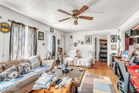 Tiny photo for 929 N Roane St St, Harriman, TN 37748 (MLS # 1326408)