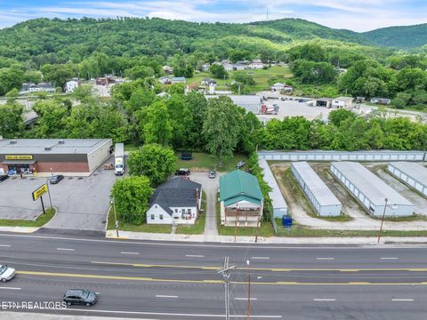 Tiny photo for 929 N Roane St St, Harriman, TN 37748 (MLS # 1326408)
