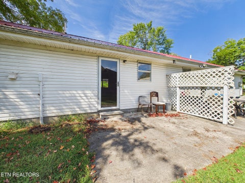Tiny photo for 325 Riddle St, Athens, TN 37303 (MLS # 1355983)