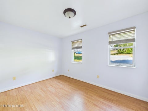 Tiny photo for 325 Riddle St, Athens, TN 37303 (MLS # 1355983)
