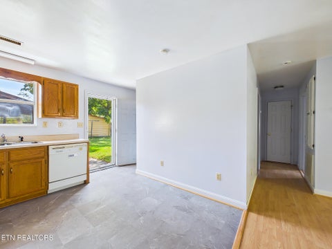 Tiny photo for 325 Riddle St, Athens, TN 37303 (MLS # 1355983)