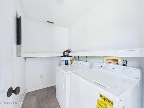 Tiny photo for 325 Riddle St, Athens, TN 37303 (MLS # 1355983)