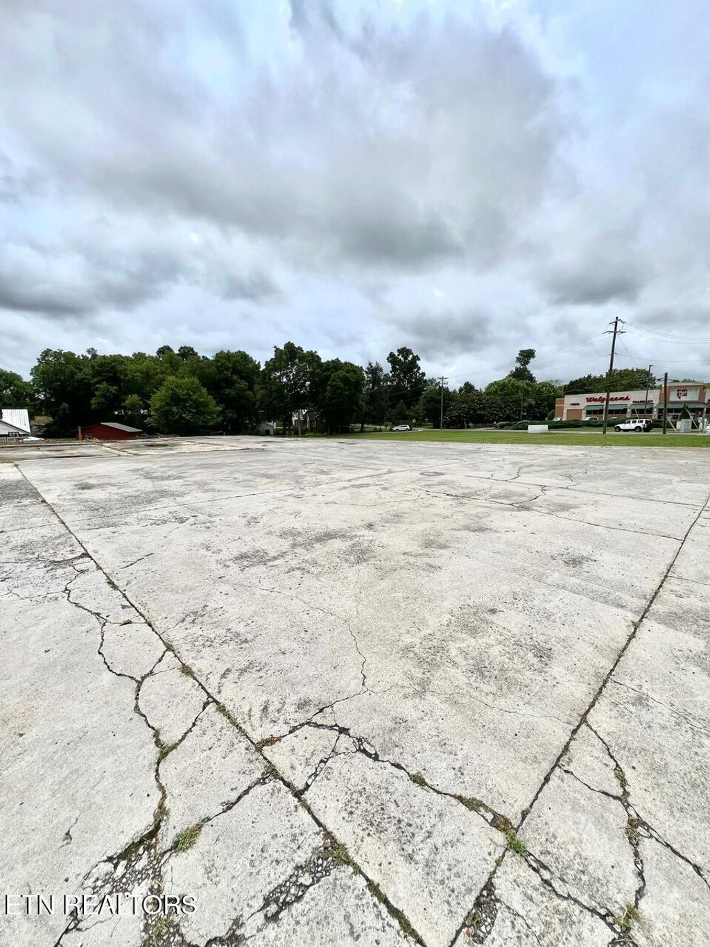 Photo of 703 W Madison Ave Ave, Athens, TN 37303 (MLS # 1308073)