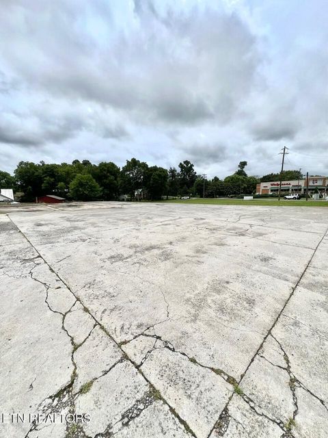 703 W Madison Ave Athens TN 37303