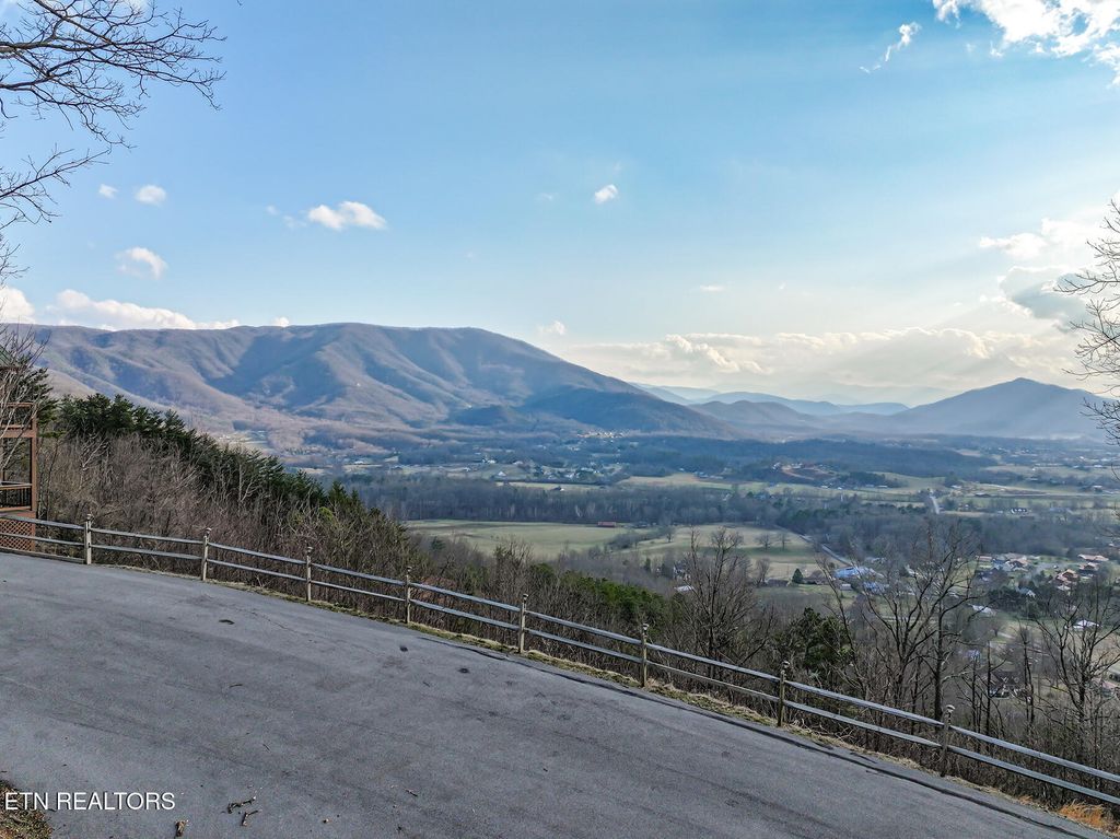Photo of 2485 Black Bear Ridge Way, Sevierville, TN 37862 (MLS # 1330444)