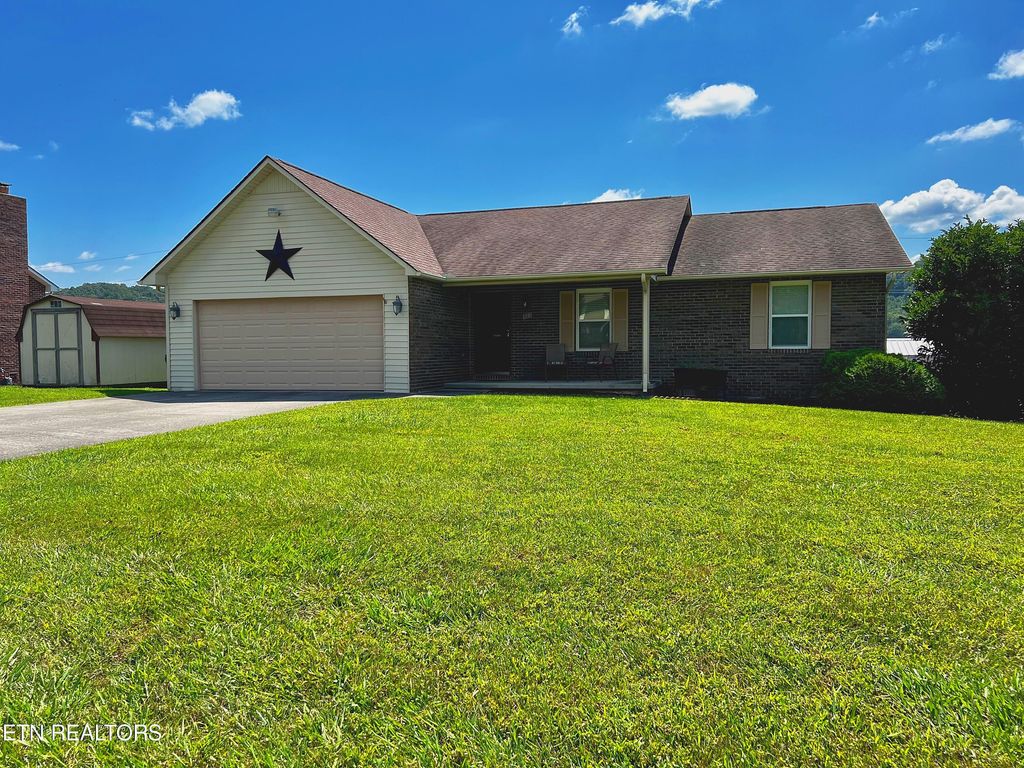 Photo of 327 Mallory Drive, New Tazewell, TN 37825 (MLS # 1238662)
