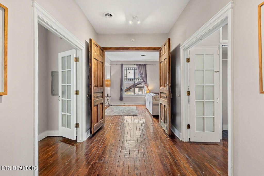 Photo of 110 E Jackson Ave #2, Knoxville, TN 37915 (MLS # 1316632)