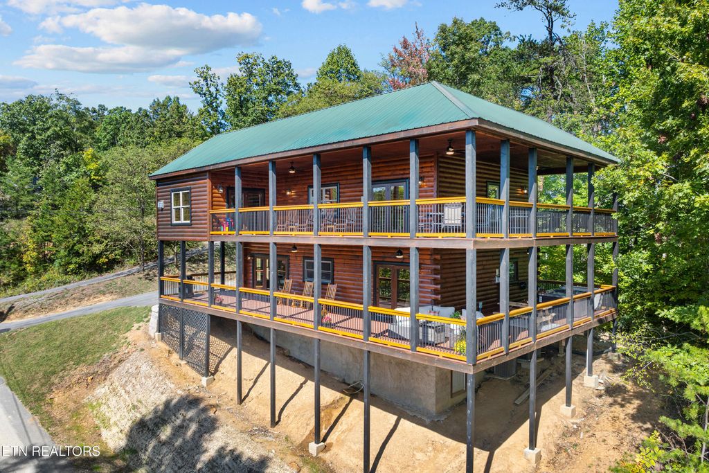 Photo of 1854 Fantasy Way, Sevierville, TN 37876 (MLS # 1318333)