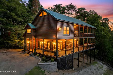 Photo of 1854 Fantasy Way, Sevierville, TN 37876 (MLS # 1318333)