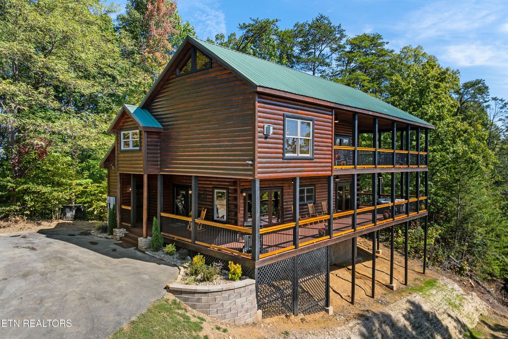Photo of 1854 Fantasy Way, Sevierville, TN 37876 (MLS # 1318333)