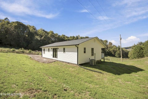 Tiny photo for 2433 Tennessee 131 Hwy, Thorn Hill, TN 37881 (MLS # 1360307)