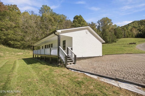 Tiny photo for 2433 Tennessee 131 Hwy, Thorn Hill, TN 37881 (MLS # 1360307)