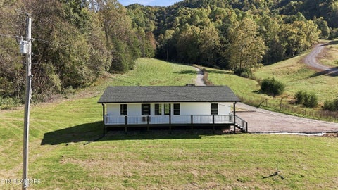 Tiny photo for 2433 Tennessee 131 Hwy, Thorn Hill, TN 37881 (MLS # 1360307)