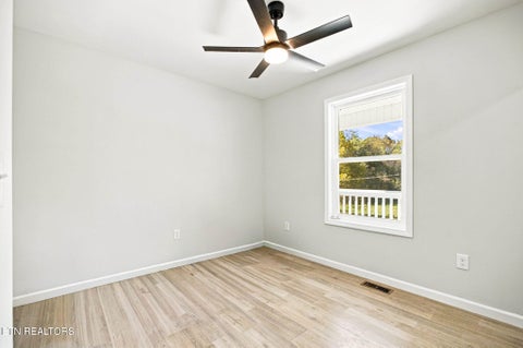 Tiny photo for 2433 Tennessee 131 Hwy, Thorn Hill, TN 37881 (MLS # 1360307)