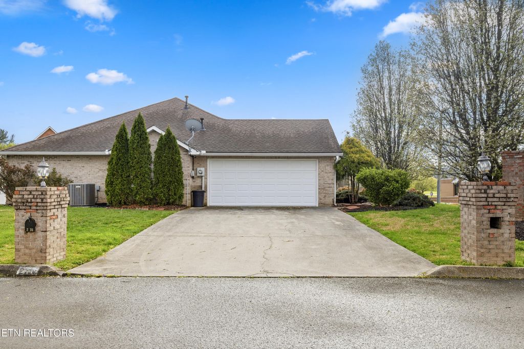 Photo of 2735 Andrews Crossing Rd, Knoxville, TN 37931 (MLS # 1333037)