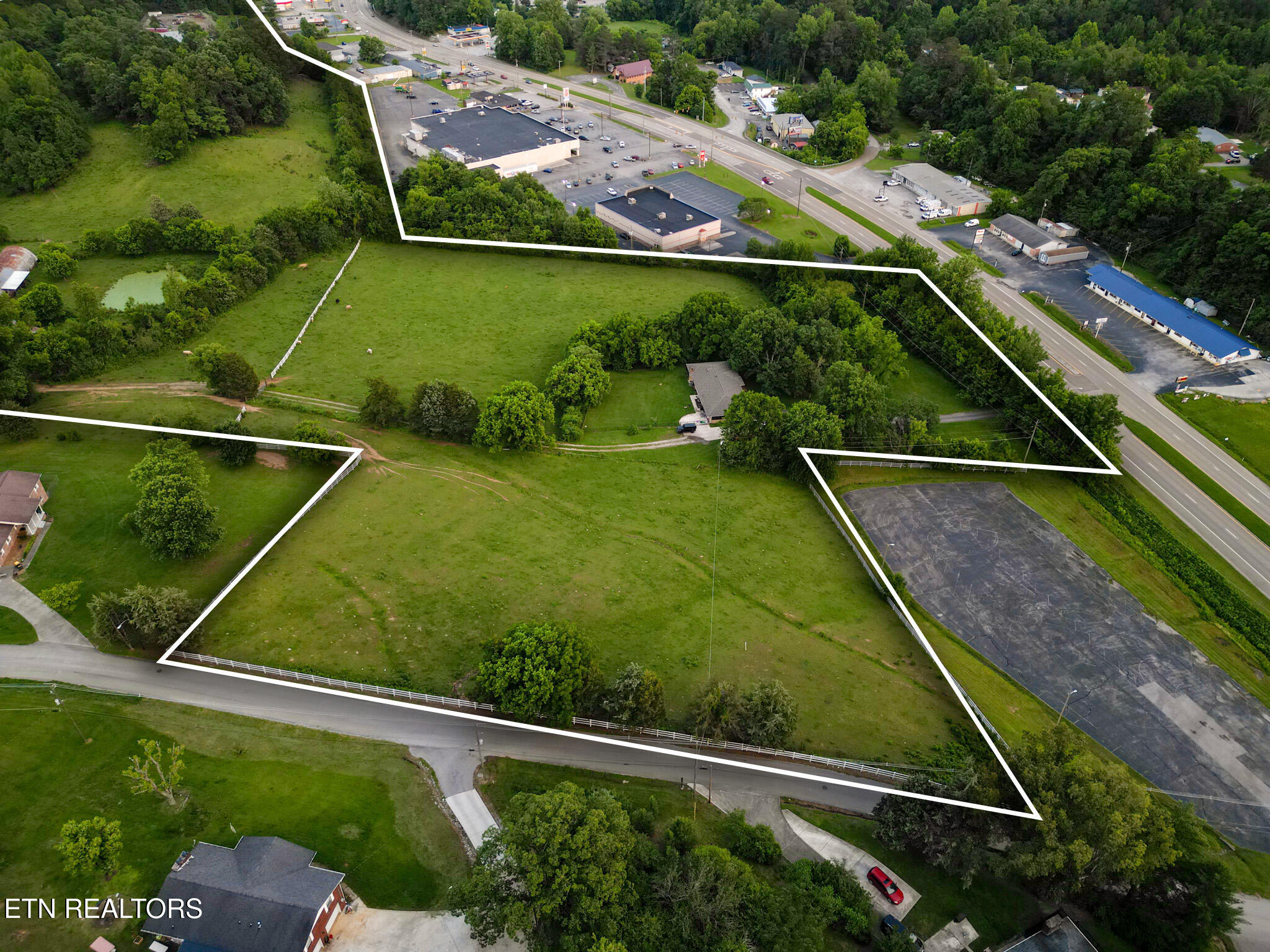 306 E Tri County Blvd