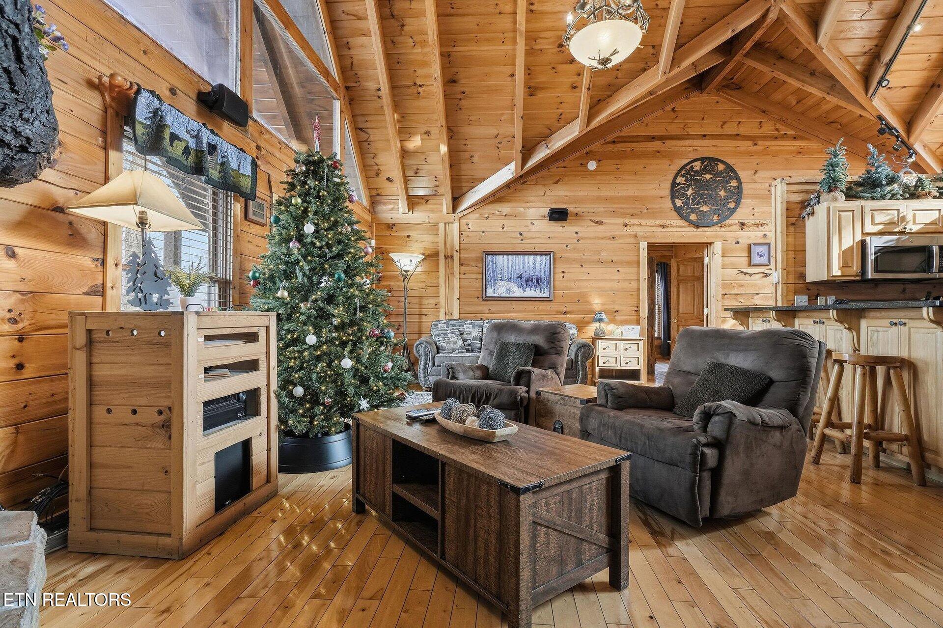 2117 E View Drive