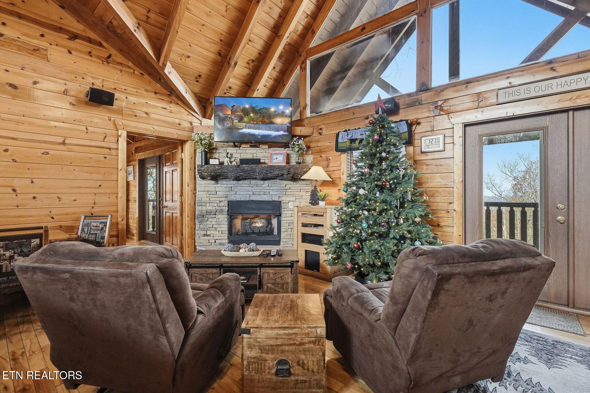 2117 E View Drive