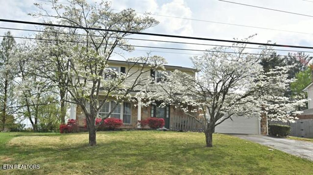 Photo of 1305 Cordoba Rd, Knoxville, TN 37923 (MLS # 1336008)