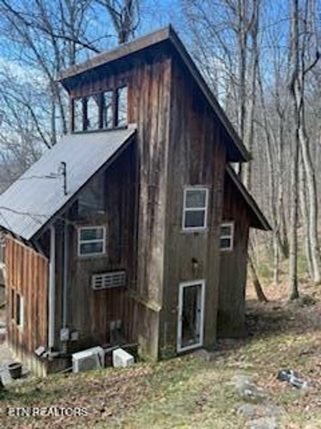 Photo of 911 Swan Saddle Rd, Sevierville, TN 37876 (MLS # 1332252)