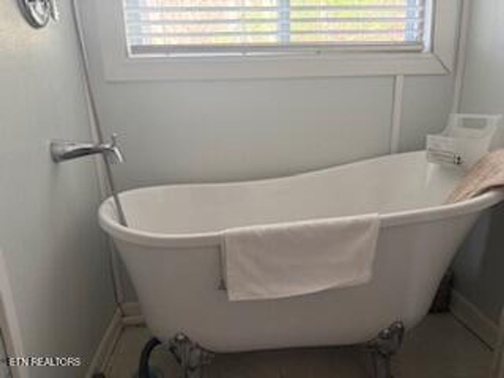 Photo of 911 Swan Saddle Rd, Sevierville, TN 37876 (MLS # 1332252)