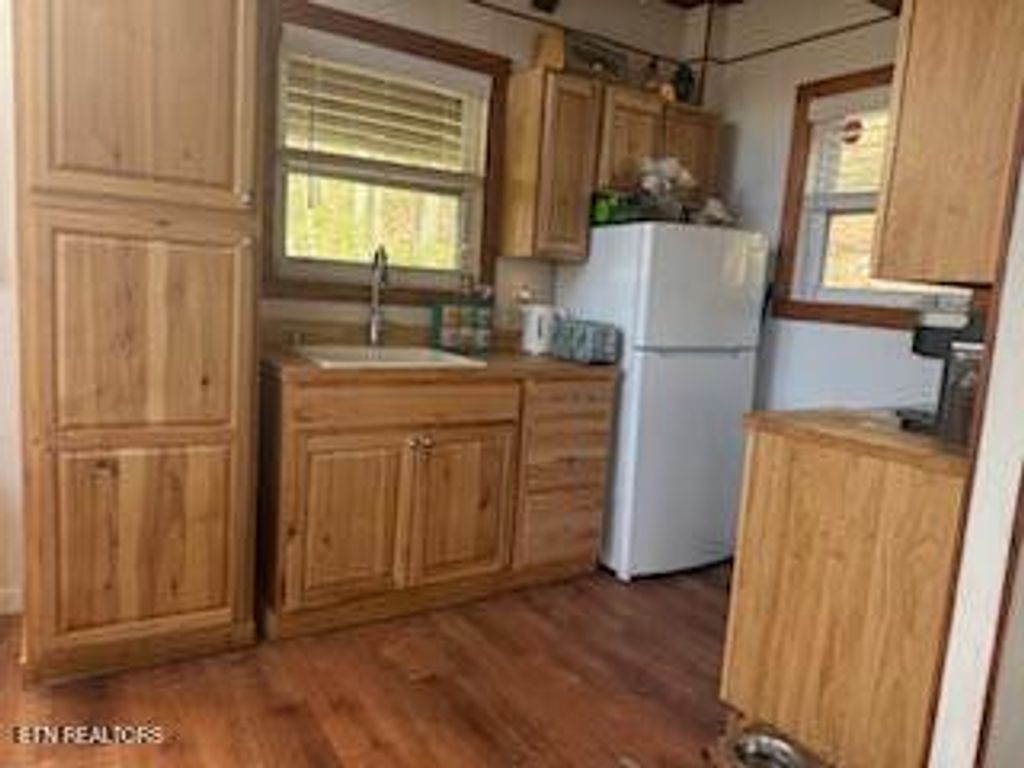 Photo of 911 Swan Saddle Rd, Sevierville, TN 37876 (MLS # 1332252)