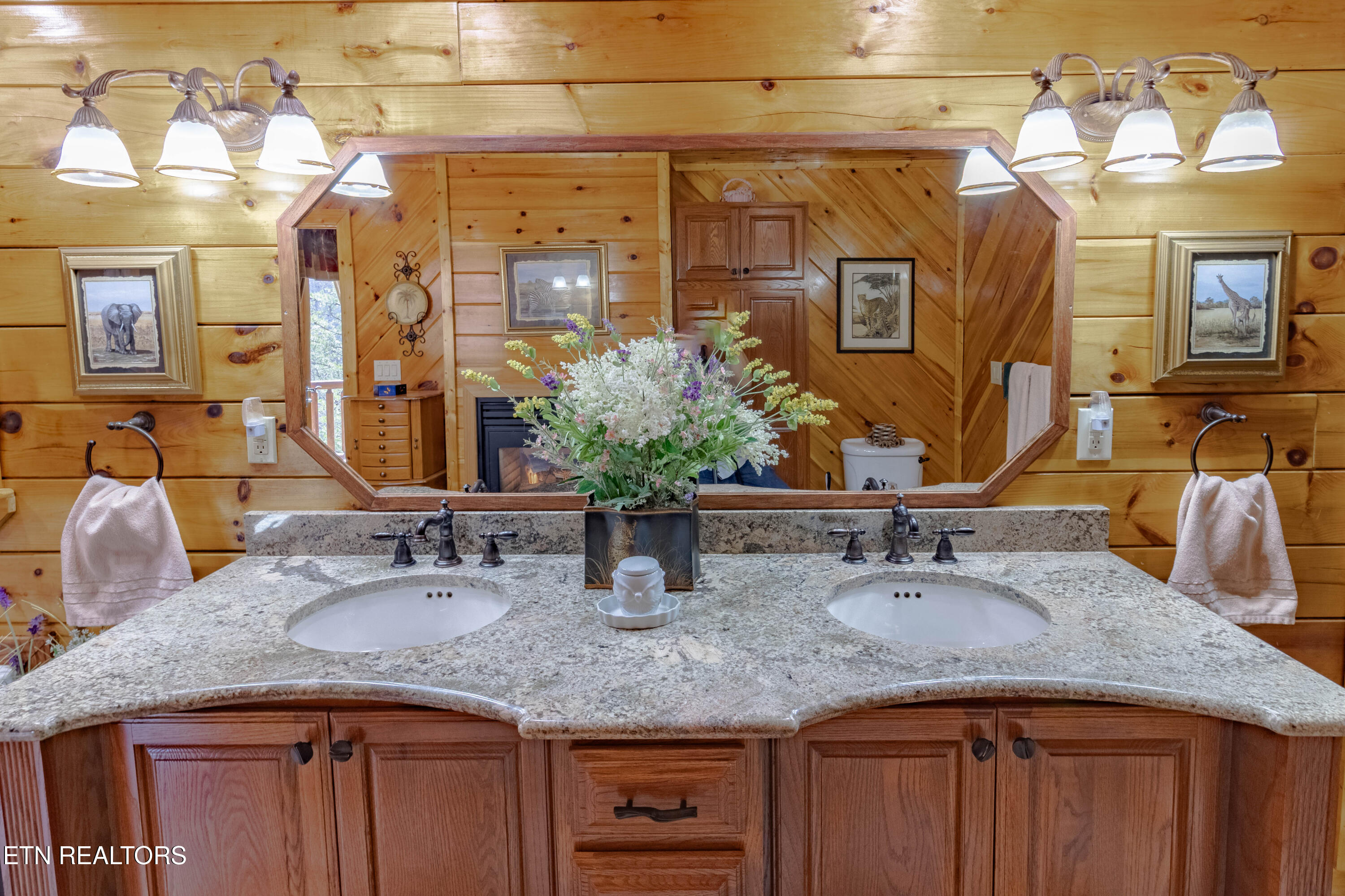 Sevierville, Tennessee, 37862, United States, 4 Bedrooms Bedrooms, ,3 BathroomsBathrooms,Residential,Active,2033415