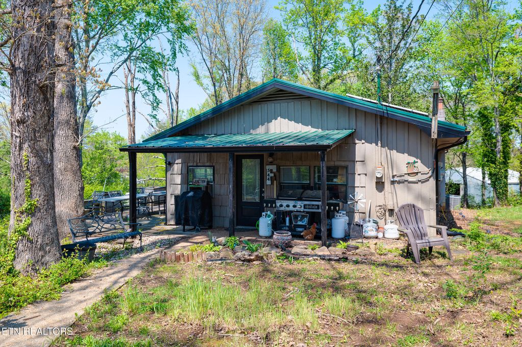 Photo of 544 Backstretch Blvd, Friendsville, TN 37737 (MLS # 1336192)
