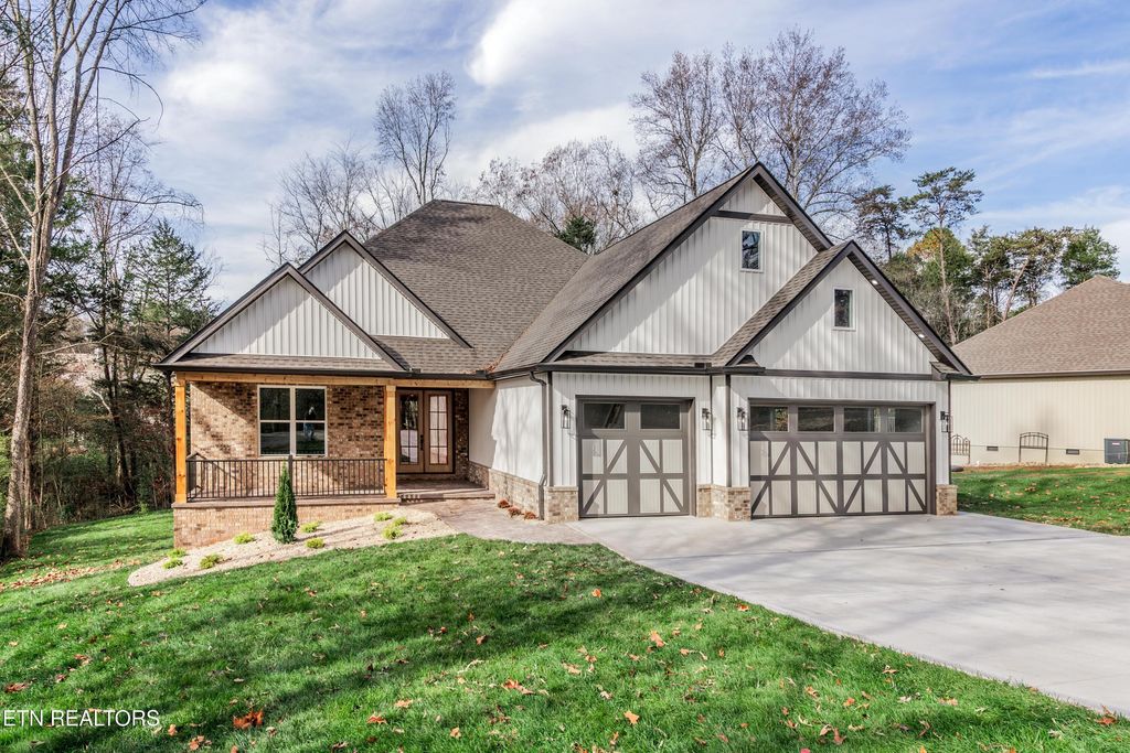 Photo of 211 Chatuga Way, Loudon, TN 37774 (MLS # 1323031)