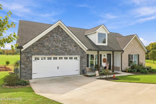 654 RUNNING BROOK DR, STRAWBERRY PLAINS, TN 37871 - Image 88871fc9137cee8c8b4f6df02af0218b/1852586249