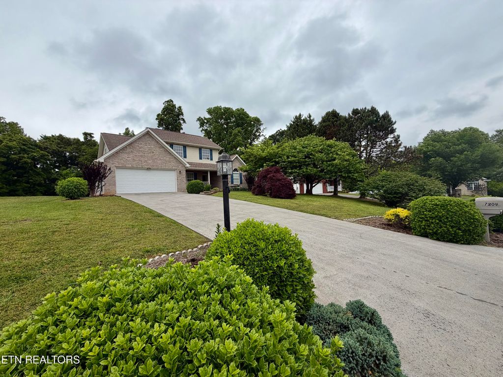 Photo of 7209 Dunsten Drive, Knoxville, TN 37931 (MLS # 1340053)