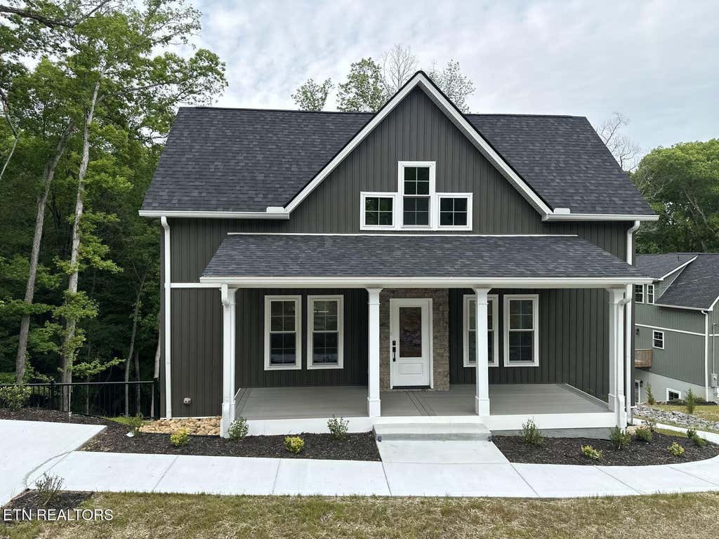 Photo of 160 California Ave, Oak Ridge, TN 37830 (MLS # 1349391)