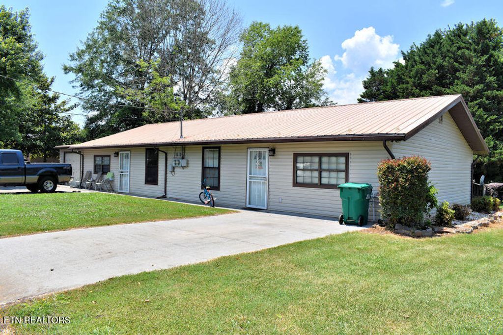 Photo of 123 Colonial Circle Circle, Seymour, TN 37865 (MLS # 1308029)